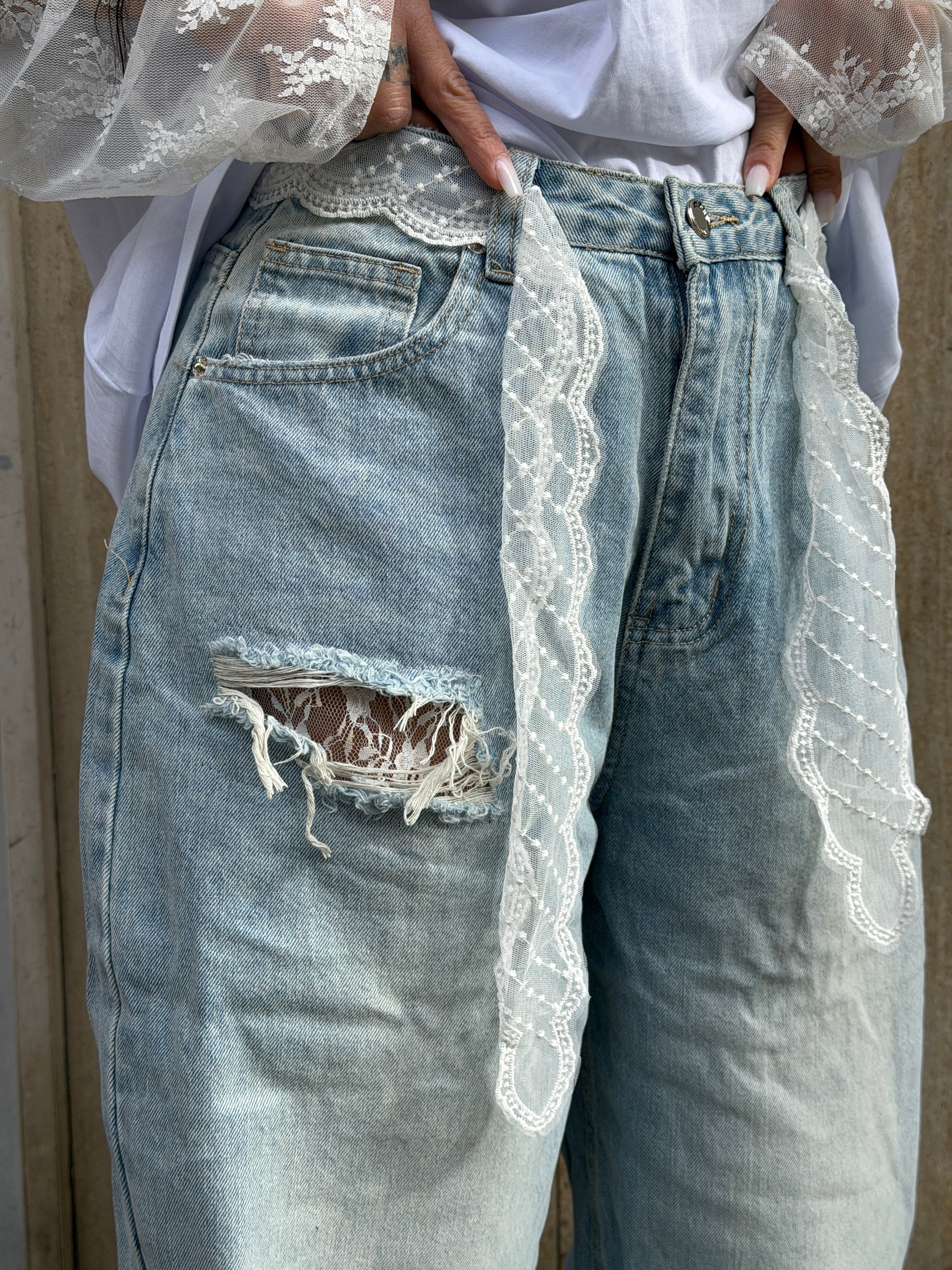 Balloon Chiaro con Ricami