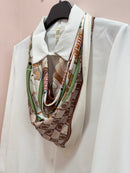 Camicia Bianca con Foulard